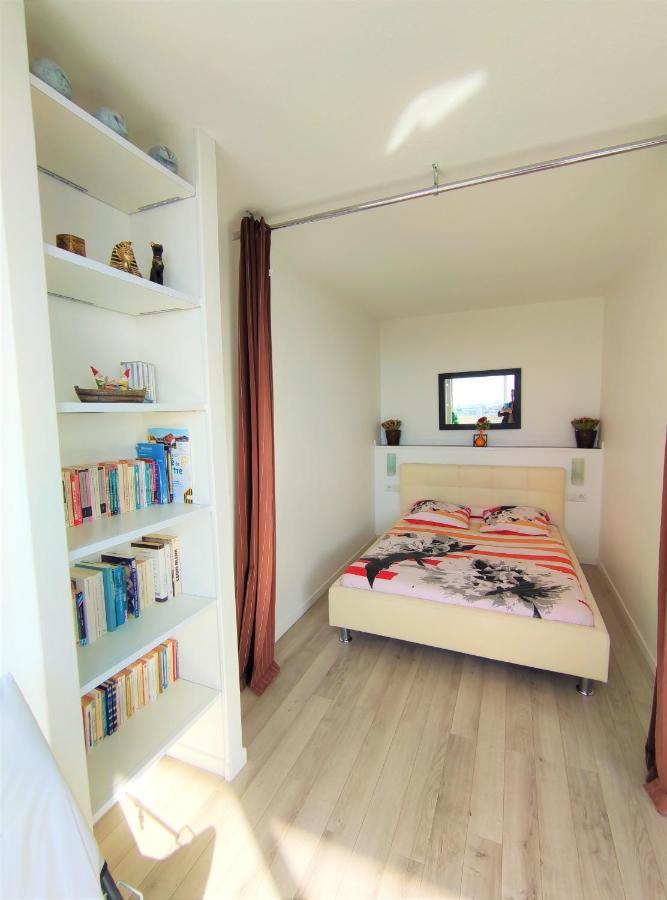 6 Appartements Et 4 Adresses A Mi-Chemin Entre Le Vieux Port Et L Ile De Re La Rochelle  Exterior foto
