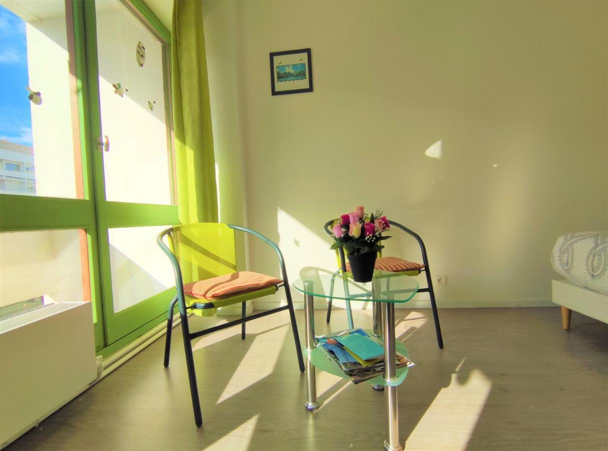 6 Appartements Et 4 Adresses A Mi-Chemin Entre Le Vieux Port Et L Ile De Re La Rochelle  Exterior foto