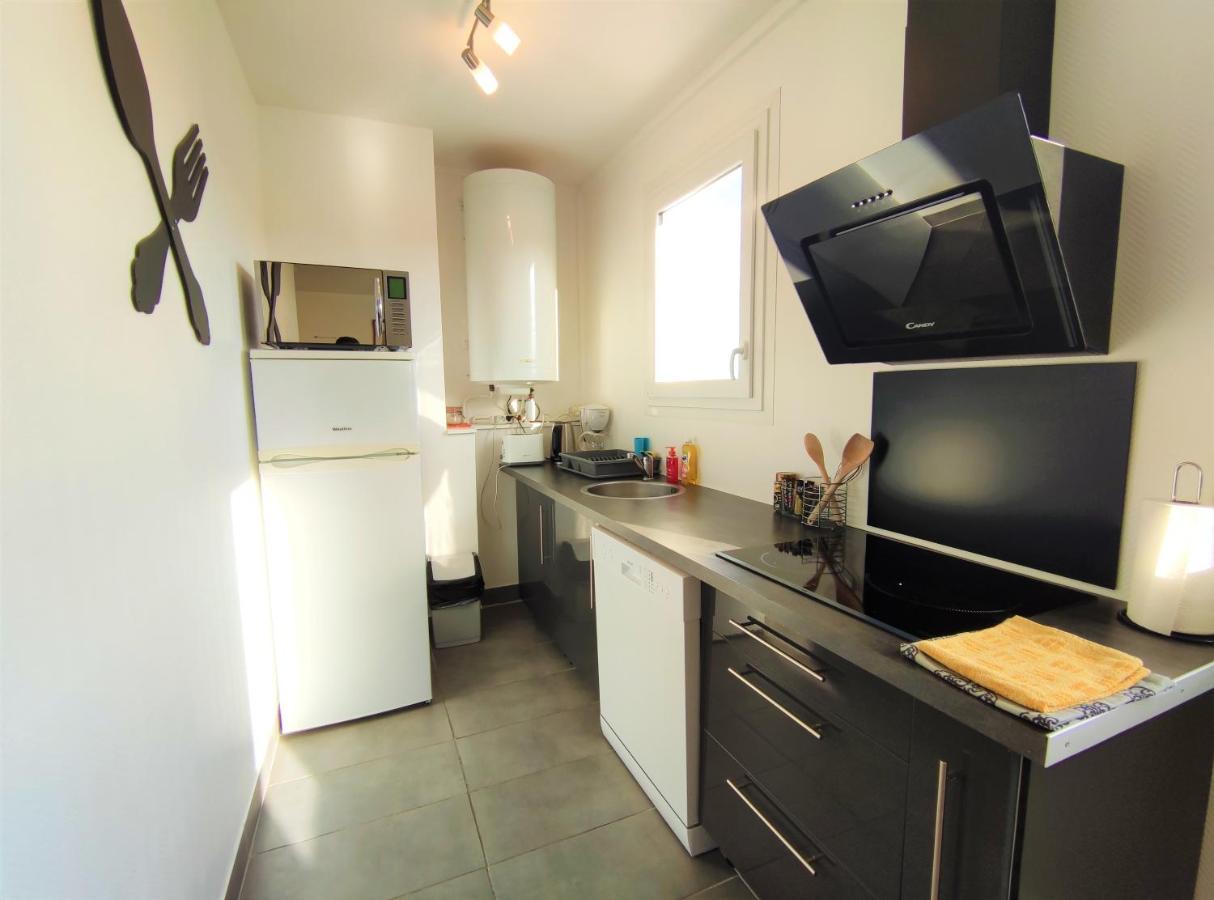 6 Appartements Et 4 Adresses A Mi-Chemin Entre Le Vieux Port Et L Ile De Re La Rochelle  Exterior foto
