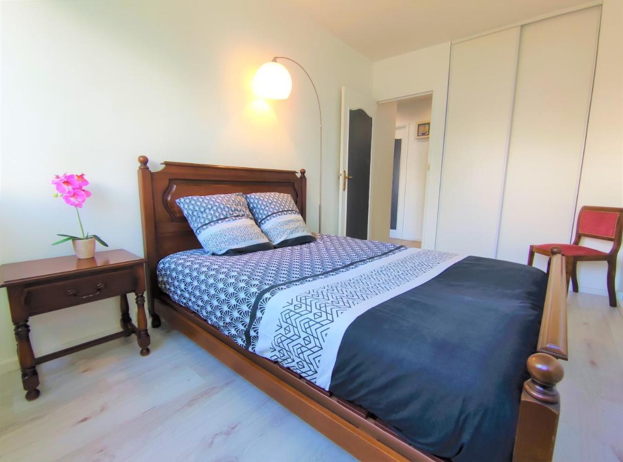 6 Appartements Et 4 Adresses A Mi-Chemin Entre Le Vieux Port Et L Ile De Re La Rochelle  Exterior foto
